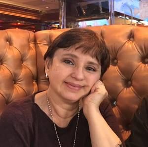 Meet your Posher, Clemencia